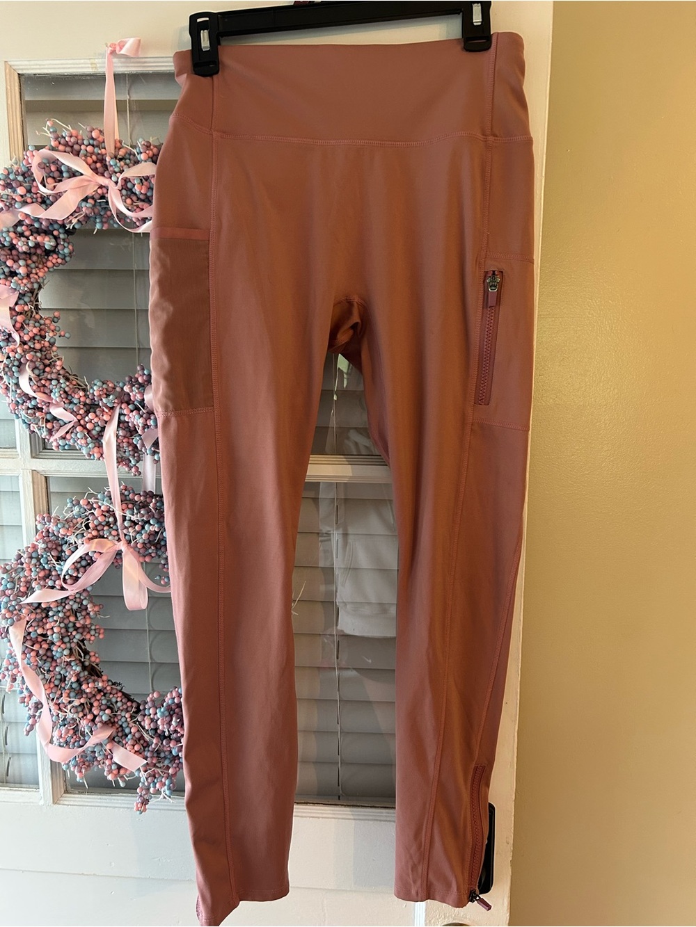 Fabletics Dusty Rose Motion365 Leggings